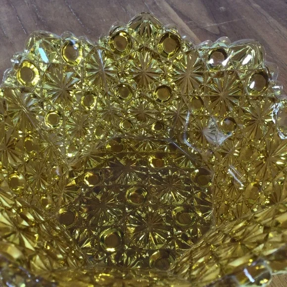 Vintage Daisy and Buttons Amber Glass Bowl - Picture 7 of 8